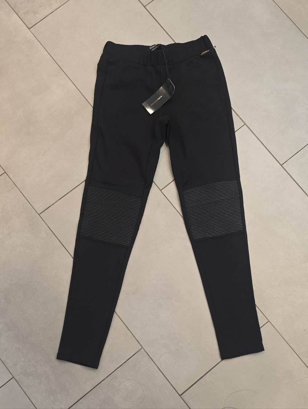 BCBGMaxAzria Black Ribbed-Knee Leggings